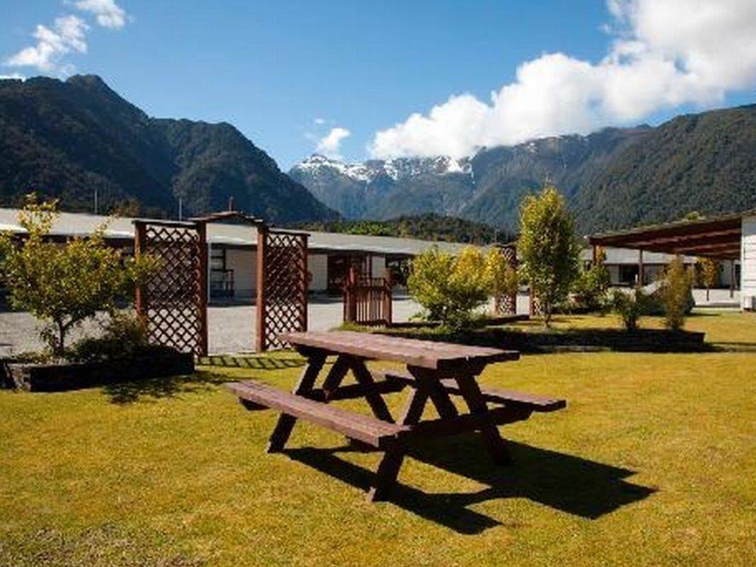 Lake Matheson Motel Fox Glacier Exteriör bild