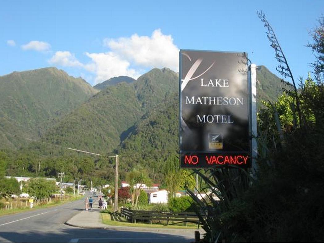 Lake Matheson Motel Fox Glacier Exteriör bild