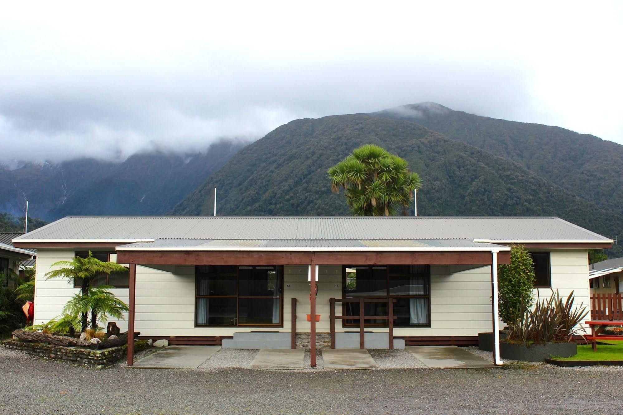 Lake Matheson Motel Fox Glacier Exteriör bild